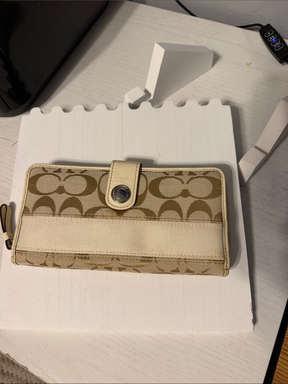 Coach Beige/Cream Signature Canvas Continental Wallet